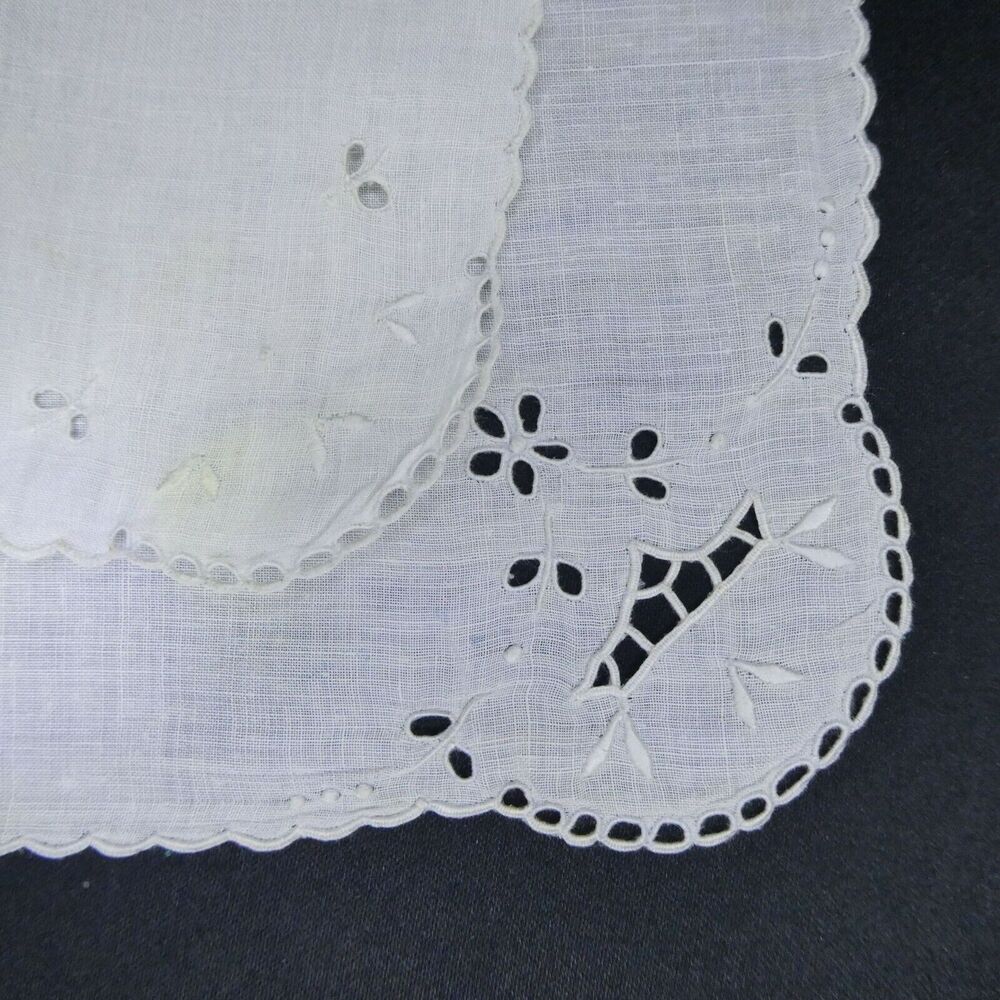 Handkerchief Hanky Off White Cutwork Corners Whitework Embroidery Scalloped 10in